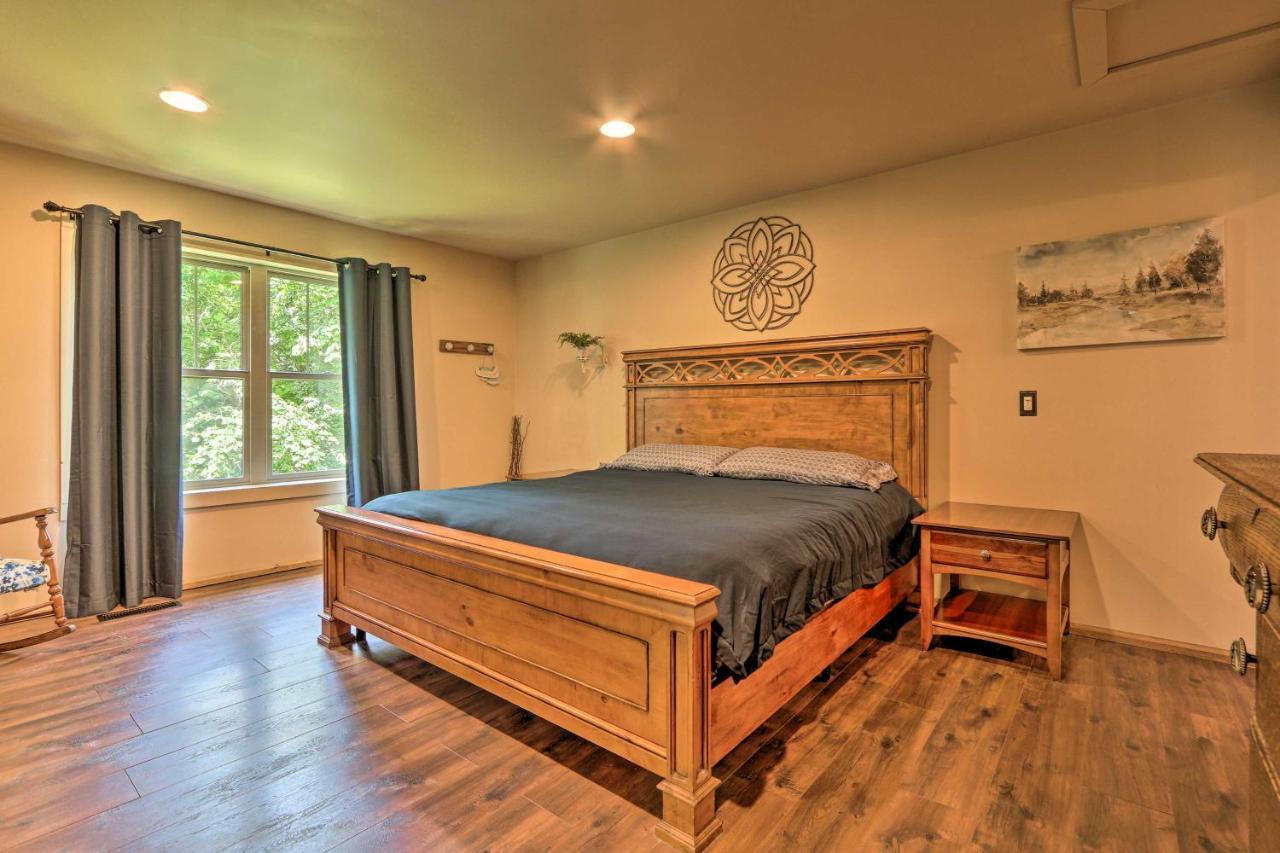 Butler Cabin On 19 Acres With Hot Tub And Fire Pit! Exteriör bild